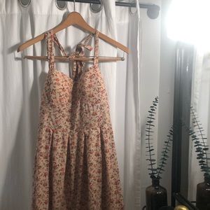 Adorable corset cut halter